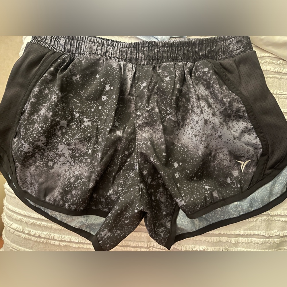 Patterned athletic shorts